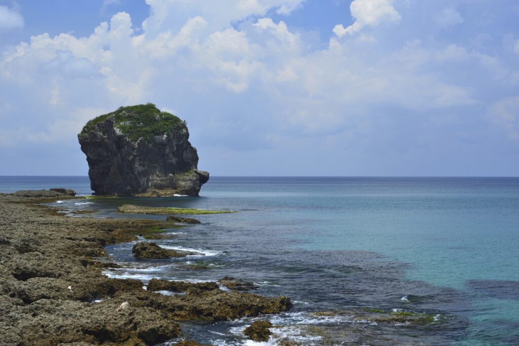 台灣景點夏季必去景點：海灘與山林的完美平衡