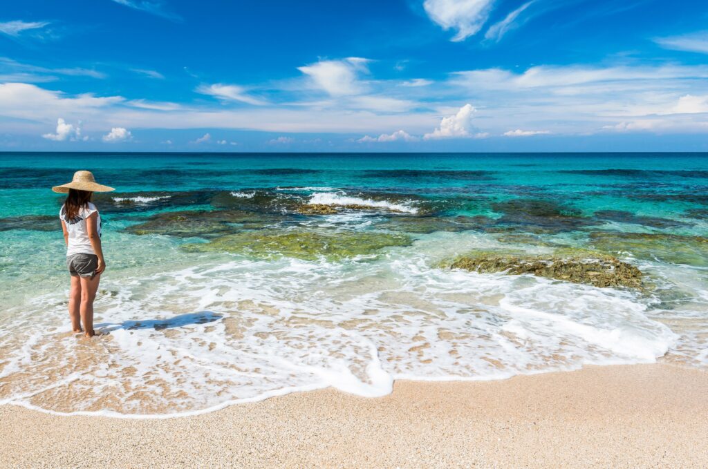 台灣景點夏季必去景點：海灘與山林的完美平衡