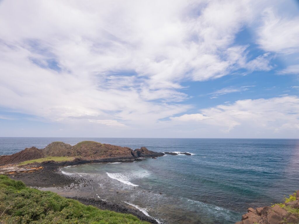 台灣景點夏季必去景點：海灘與山林的完美平衡