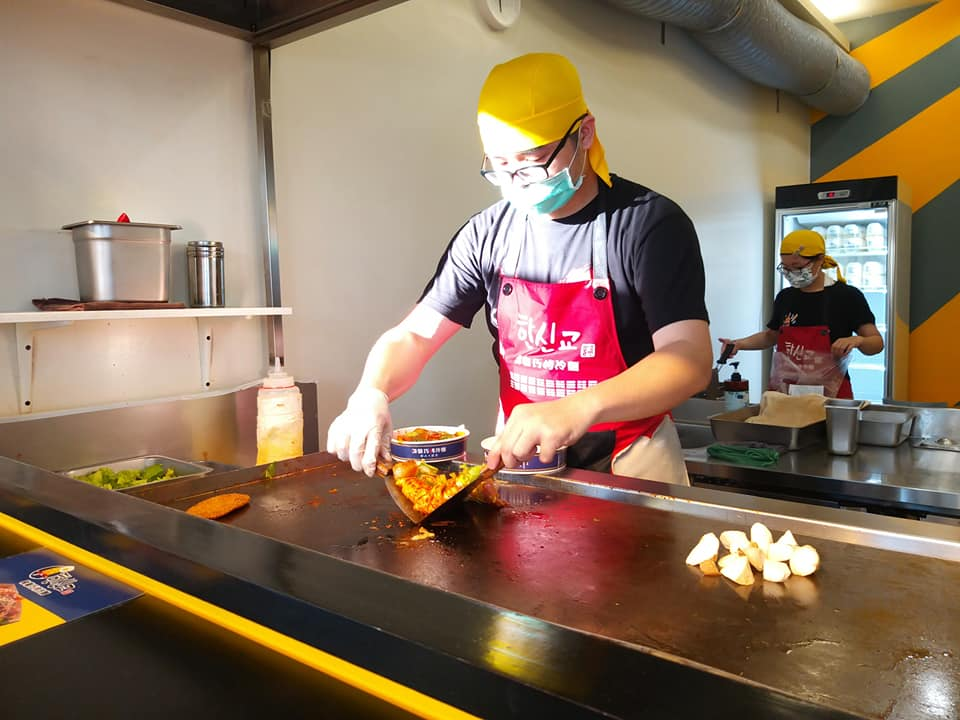 台中一日遊行程規劃：逢甲夜市與高人氣美食攻略