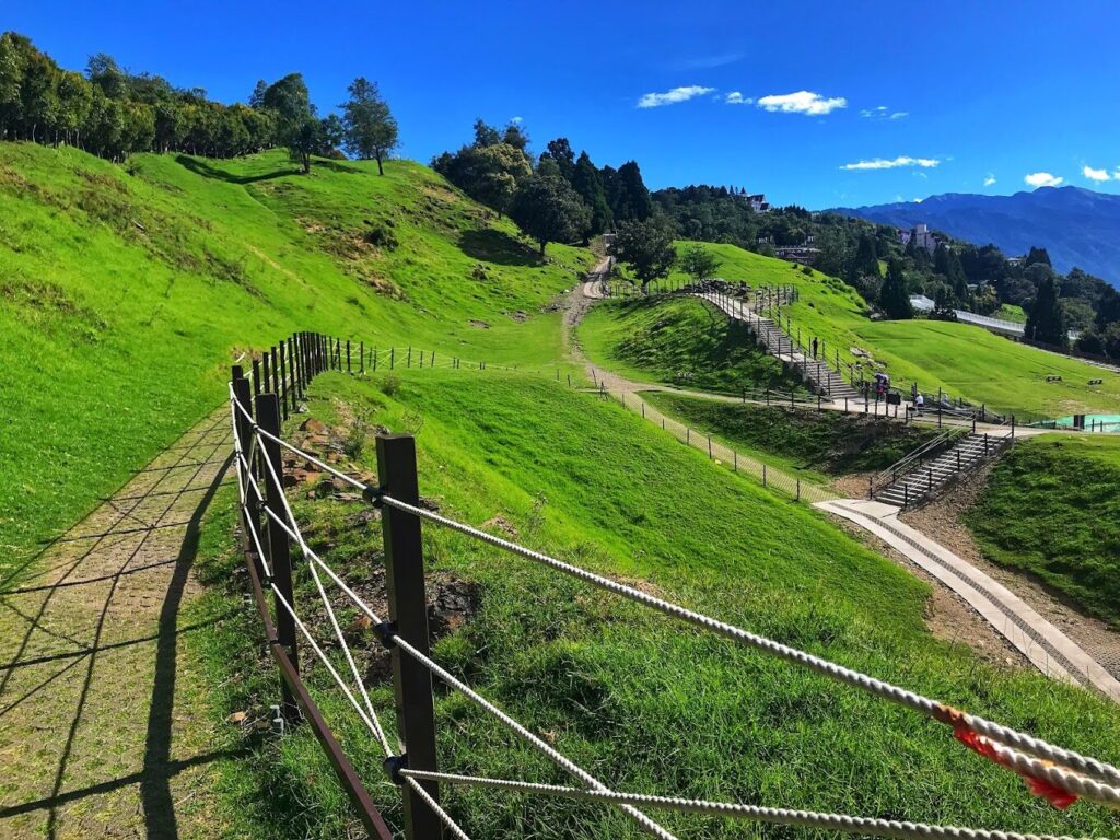 清境農場四季景觀與活動：中部景點一日遊精選