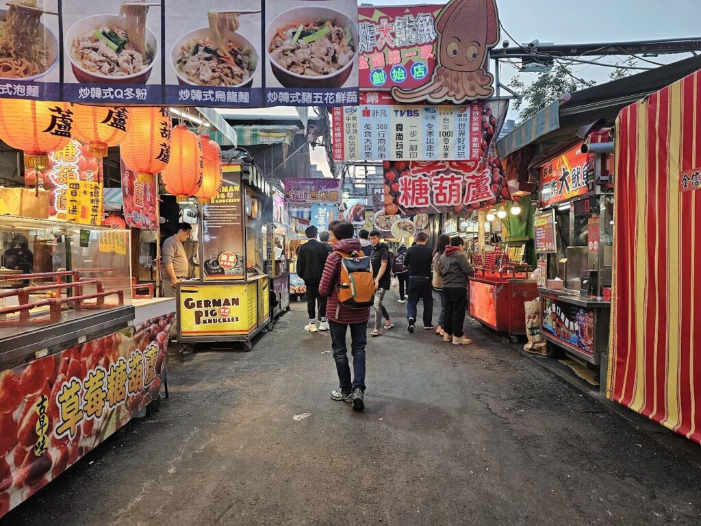 夜市美食推薦：全台必嘗的特色小吃清單