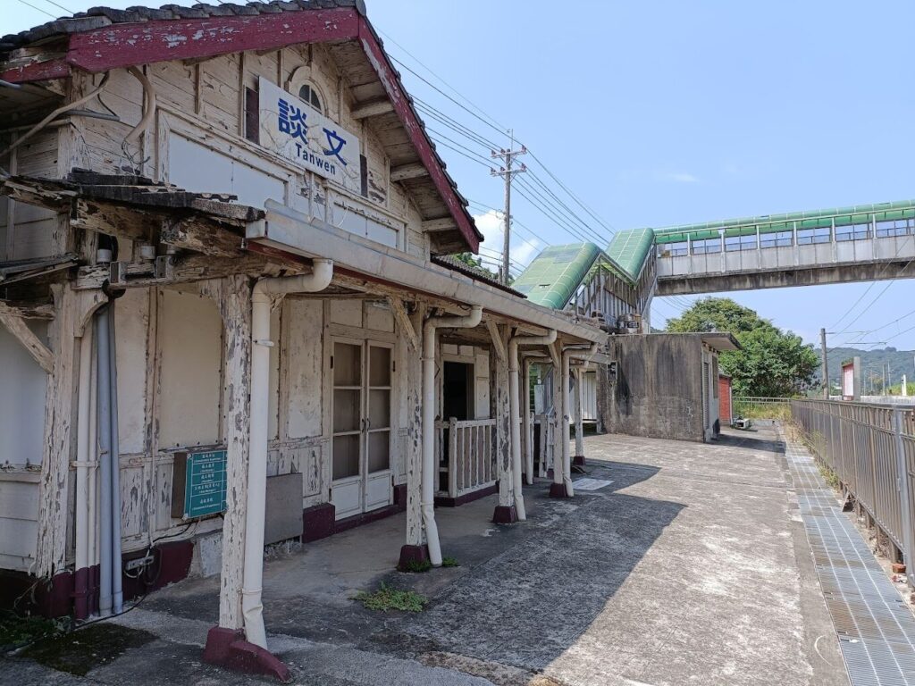 海線火車:搭乘海線鐵路欣賞沿途美景