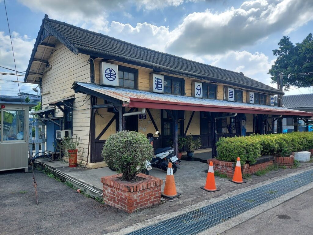 海線火車:搭乘海線鐵路欣賞沿途美景