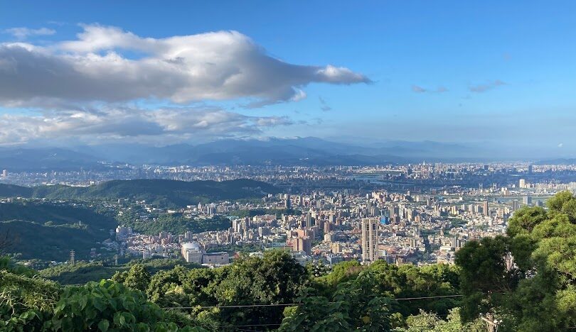 淡水情人橋夜晚開車好去處：河畔夜景與浪漫氛圍的絕佳選擇