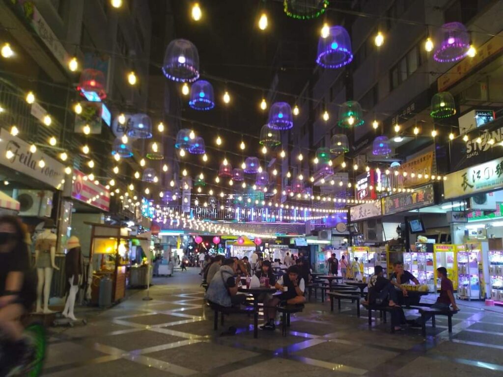 「台中美食推薦｜夜市小吃與人氣餐廳分享」