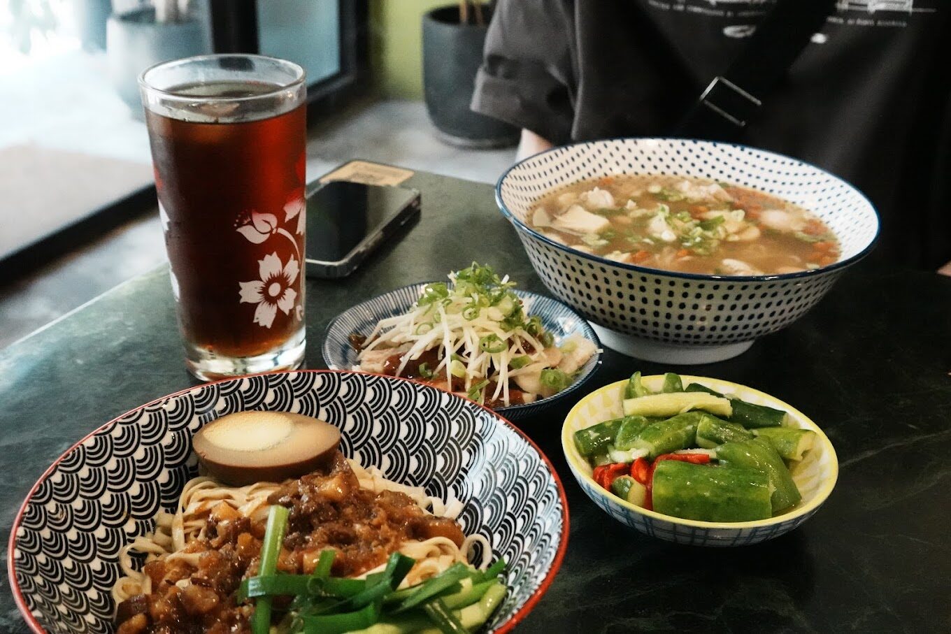 花蓮美食地圖：在地人推薦的必吃美食清單