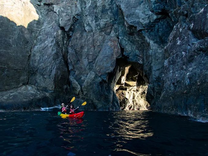 烏岩角海蝕洞展現了大自然的鬼斧神工，是許多冒險家的嚮往之地