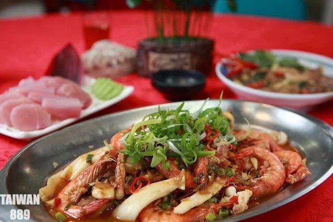 追海浪的一天|台灣好行 304 洄瀾東海岸線,石梯坪到大石鼻山的藍色旅程