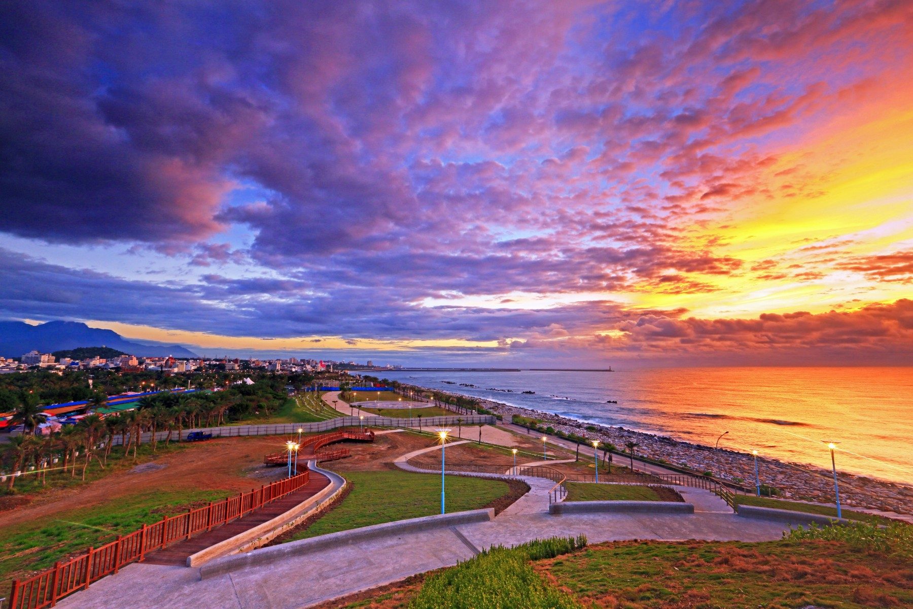 漫活就是旅行|花蓮市區一日遊,從公正包子到東大門夜市的日常風景