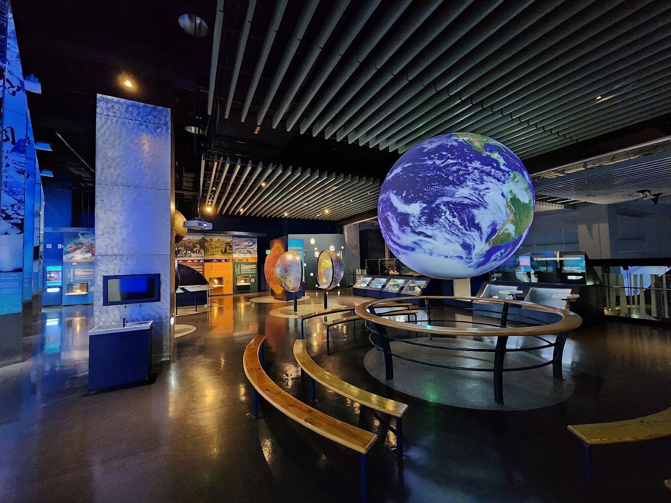 國立海洋科技博物館參觀指南：探索水下奇觀