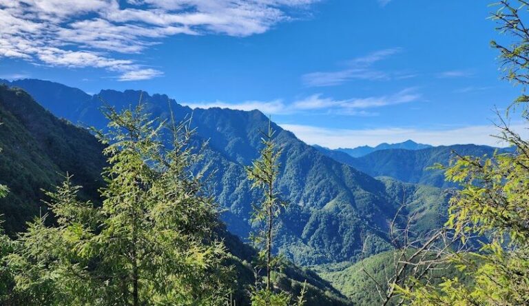 玉山登山步道最佳時機：解析不同季節登玉山的優劣勢，提供合理的行程建議
