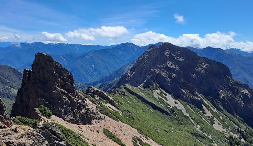 玉山登山步道最佳時機：解析不同季節登玉山的優劣勢，提供合理的行程建議
