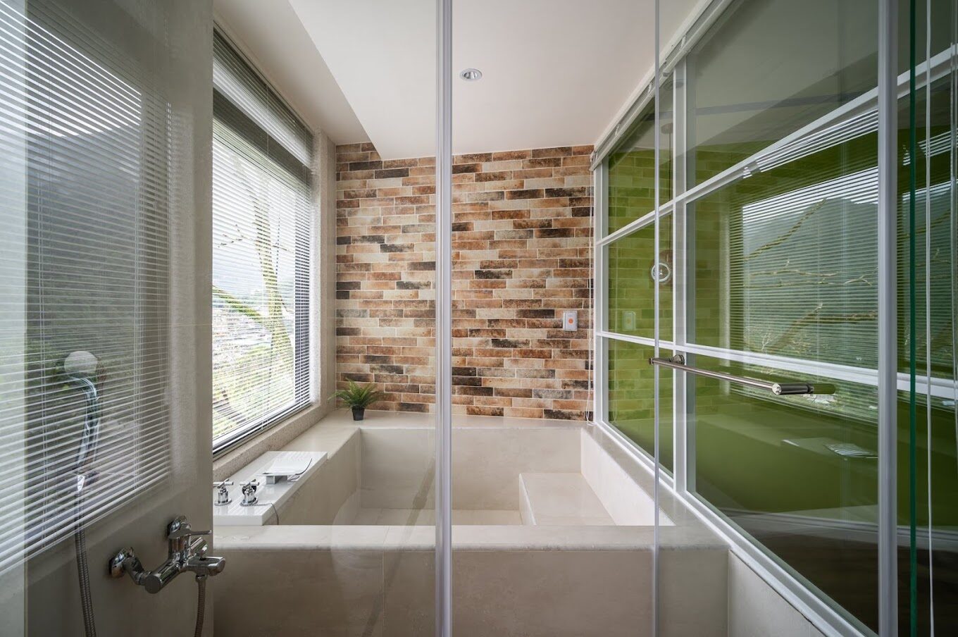 隱藏版烏來溫泉！2024必去8間湯屋，工業風設計超吸睛