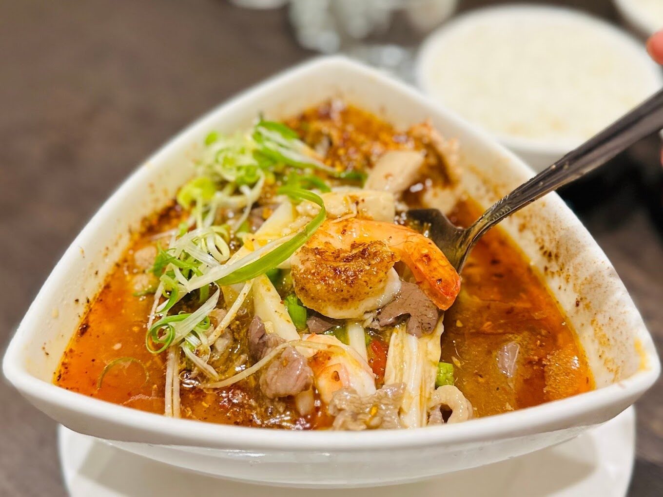 花娘小館的傳統與創新：探索當地特色美食