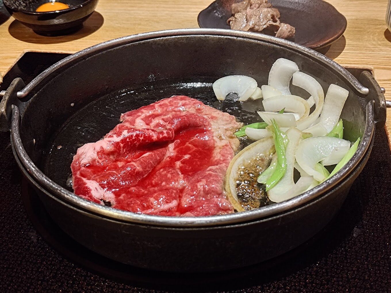 壽喜燒:日本料理的經典佳餚