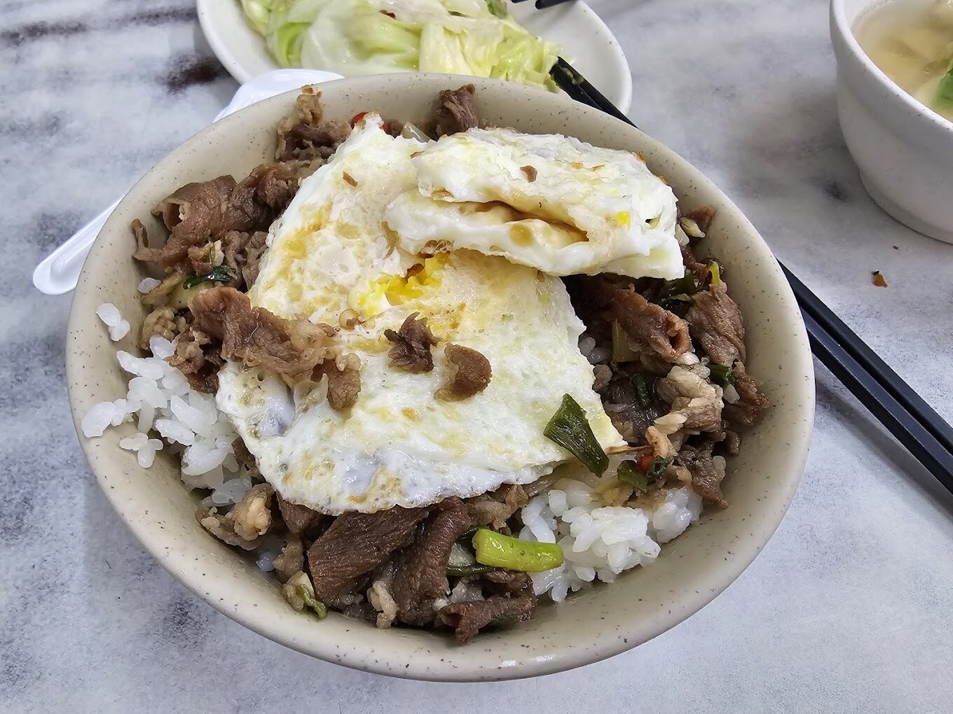 羊肉榮招牌菜品:必點的美味選擇