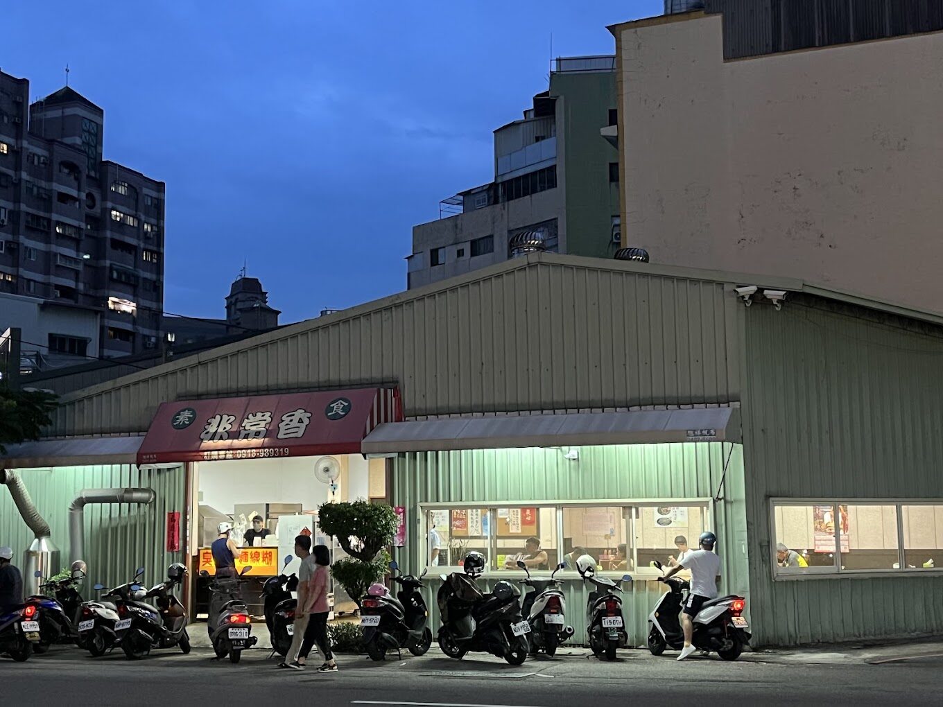 台中美食小吃的現代創新：從大麵羹到臭豆腐