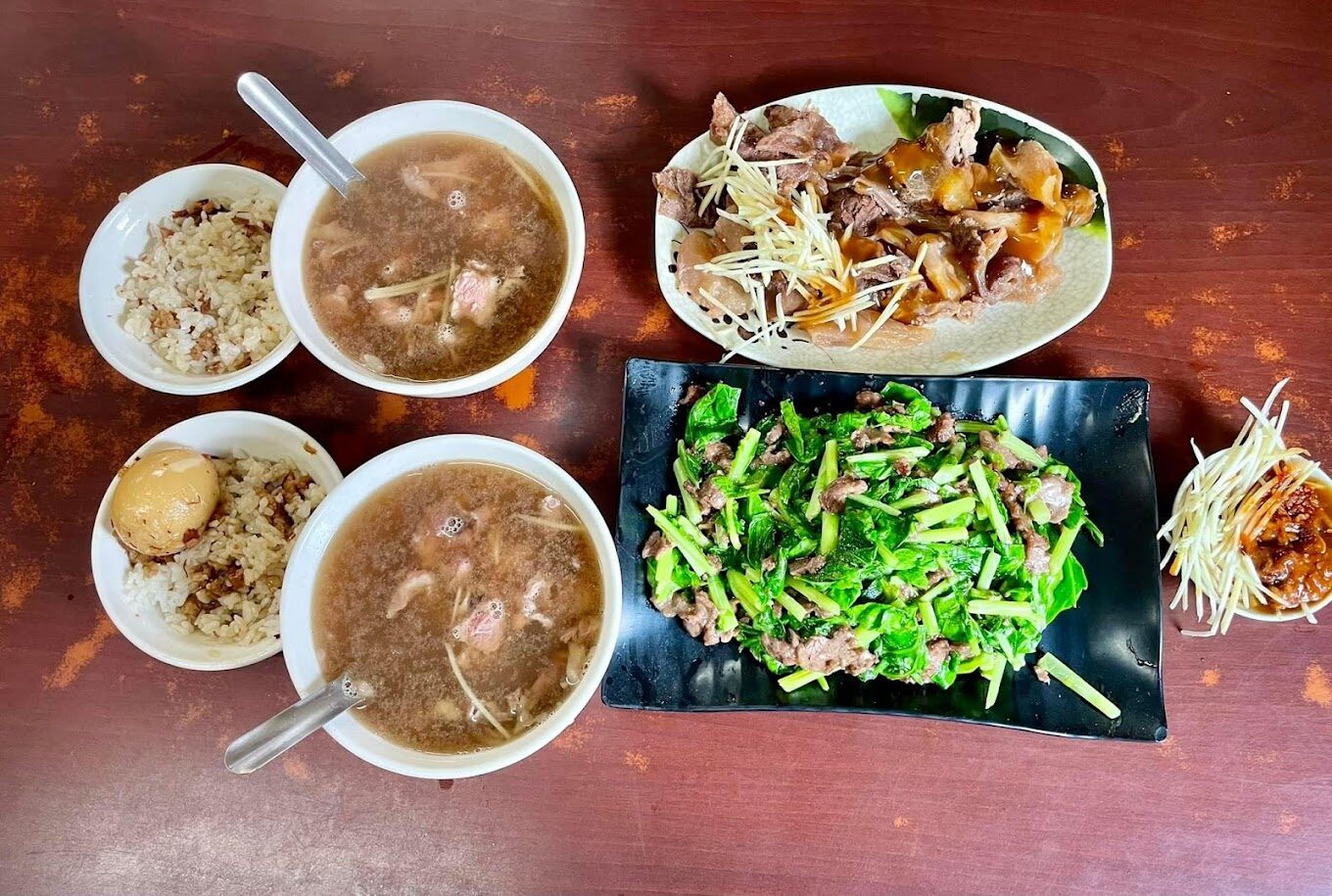 台南高鐵站美食：牛肉湯推薦，30年老店和人氣新秀