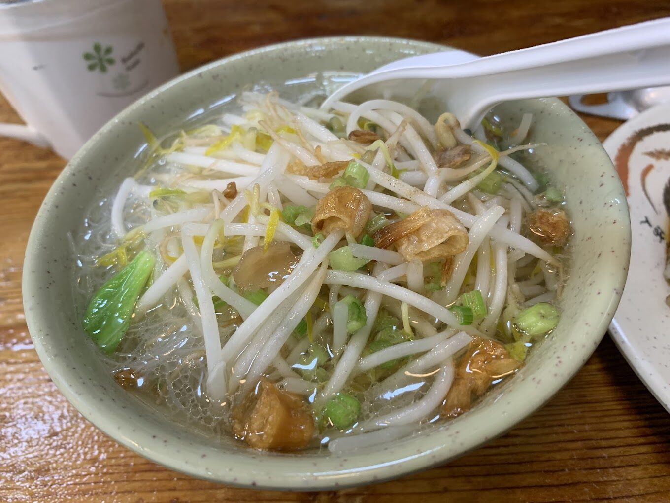 西門町必吃：天天利美食坊的半熟蛋滷肉飯