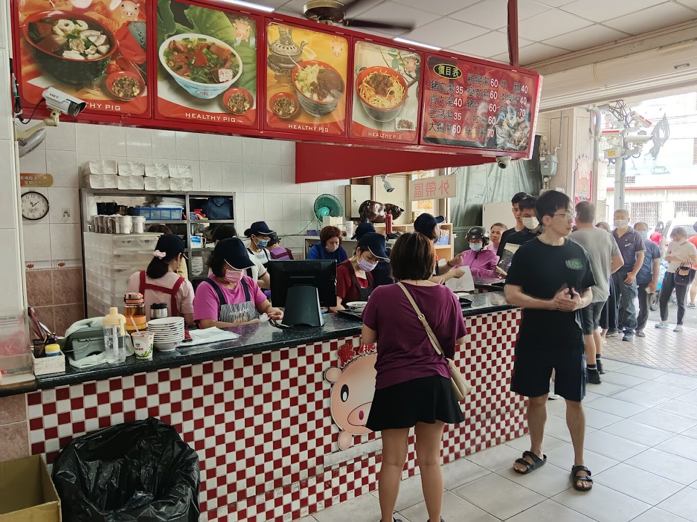 豐原必吃美食推薦：康康豬豬血湯評價與菜單介紹