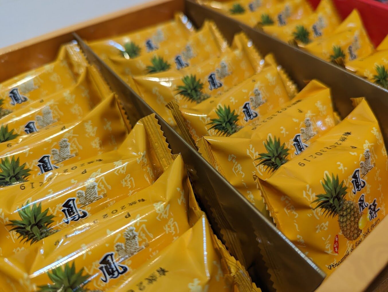小潘蛋糕坊必買推薦:鳳梨酥、蛋黃酥和鳳凰酥