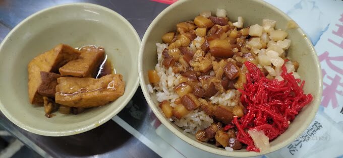 昌吉街豬血湯評價：學生與上班族的最愛