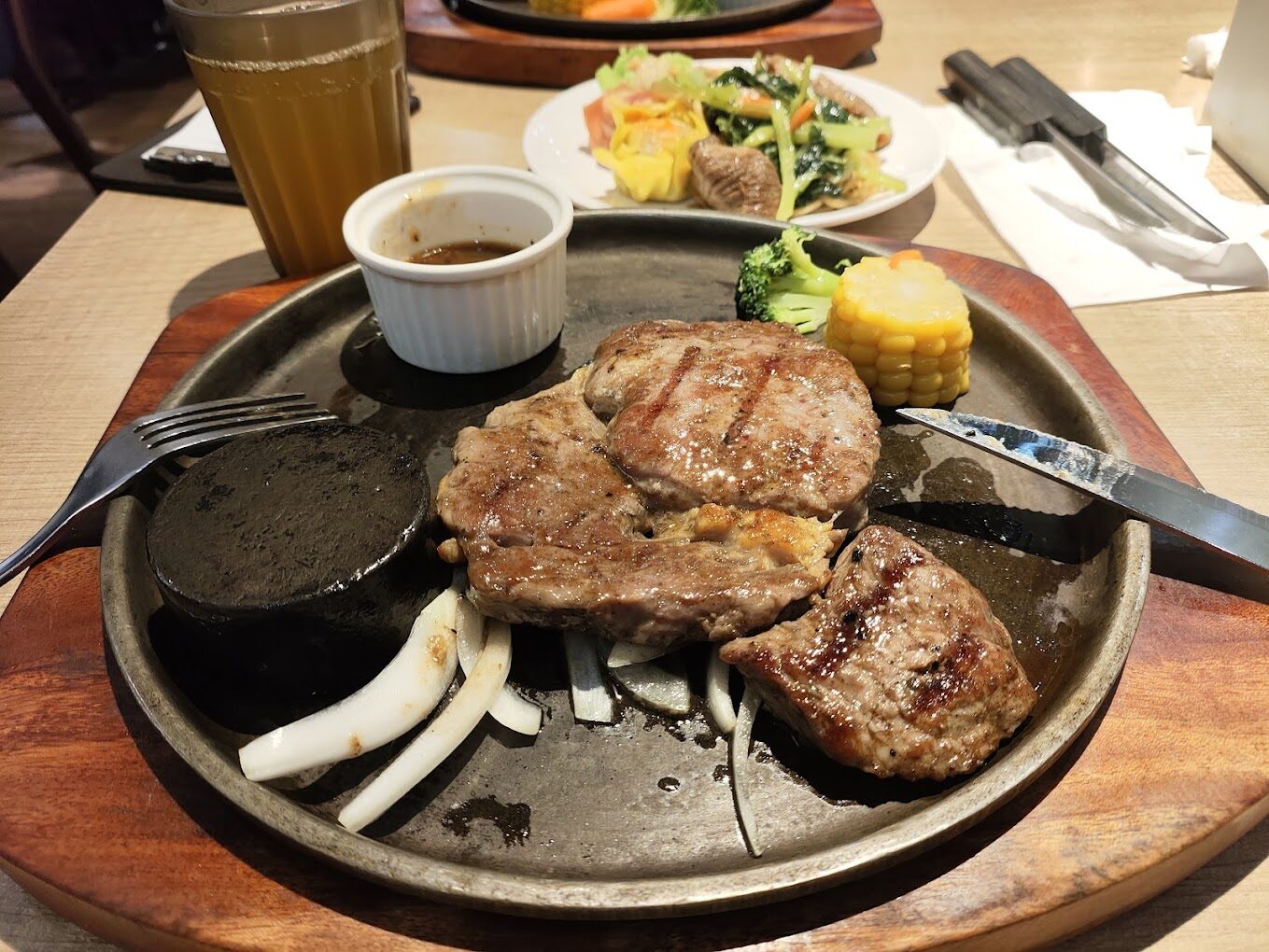 牛室炙燒牛排大里店訂位攻略