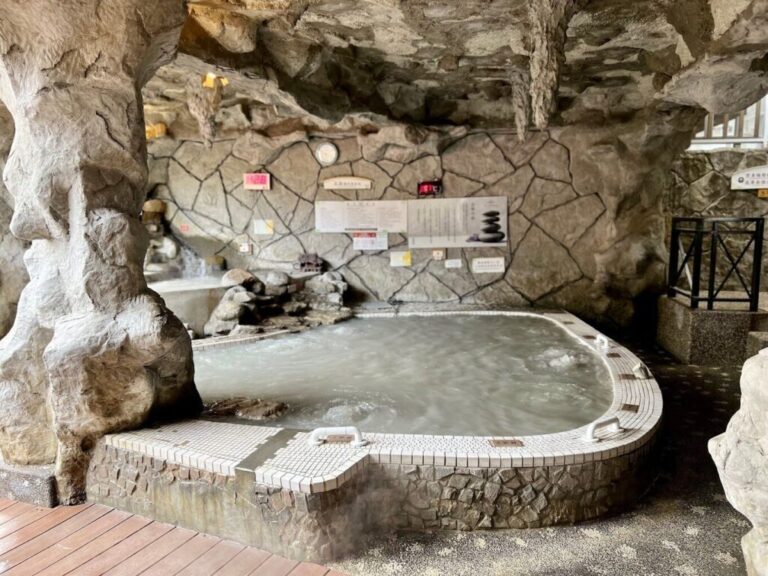 關子嶺泥漿溫泉的獨特魅力與健康益處