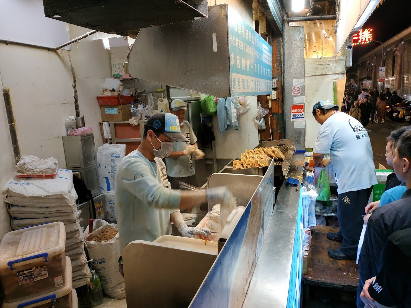 士林夜市必吃小吃：豪大大雞排