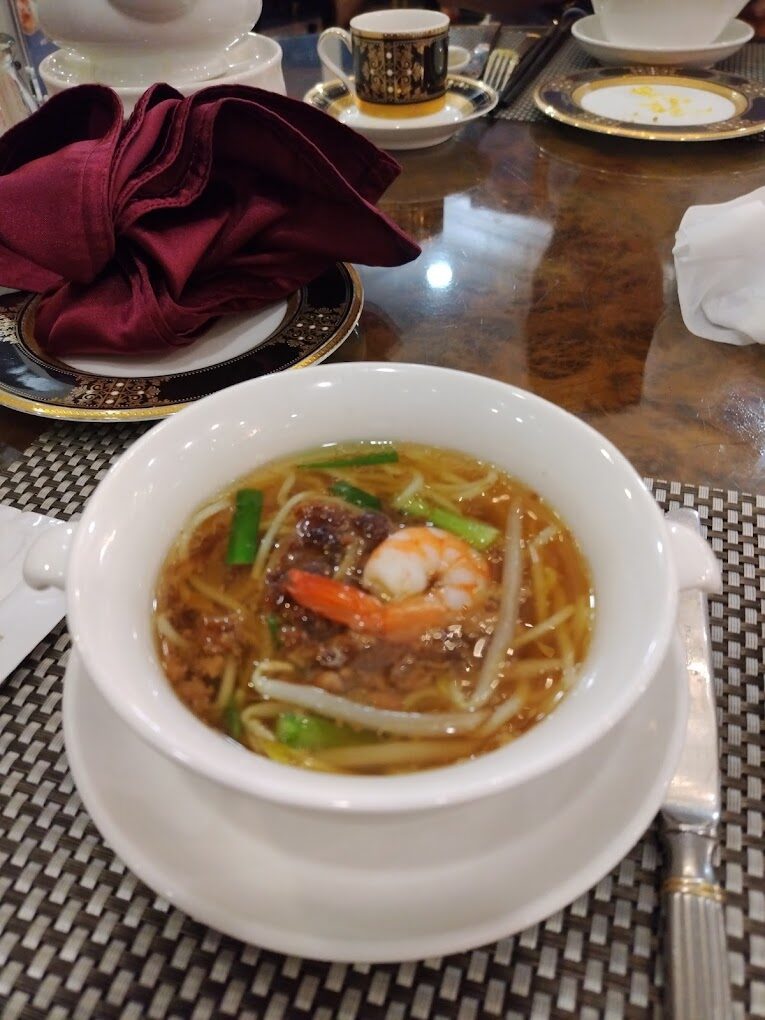 高雄在地美食推薦：頂鮮台南擔仔麵高雄店的精緻料理