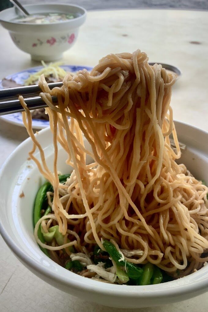 阿財雞絲麵：古早味的手工雞絲麵