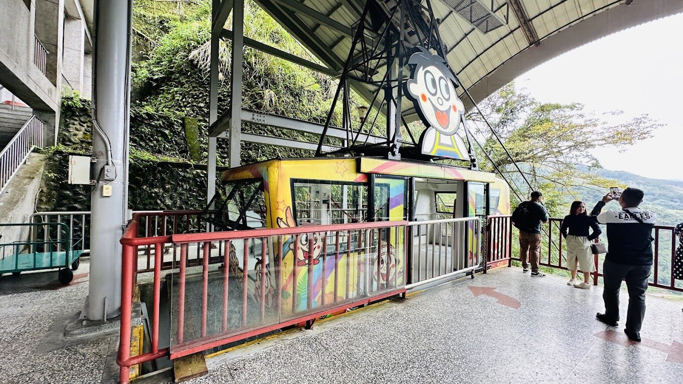 烏來旅晨溫泉民宿旅遊攻略：必訪景點與秘境探索