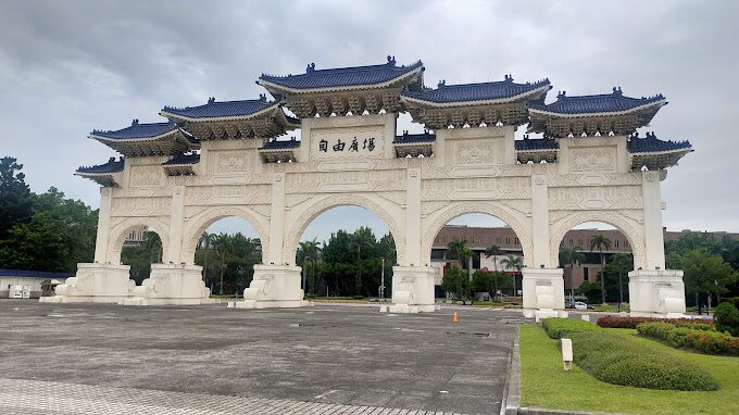台北三天兩夜旅遊行程推薦：必訪景點與美食攻略 - 國內三天兩夜建議