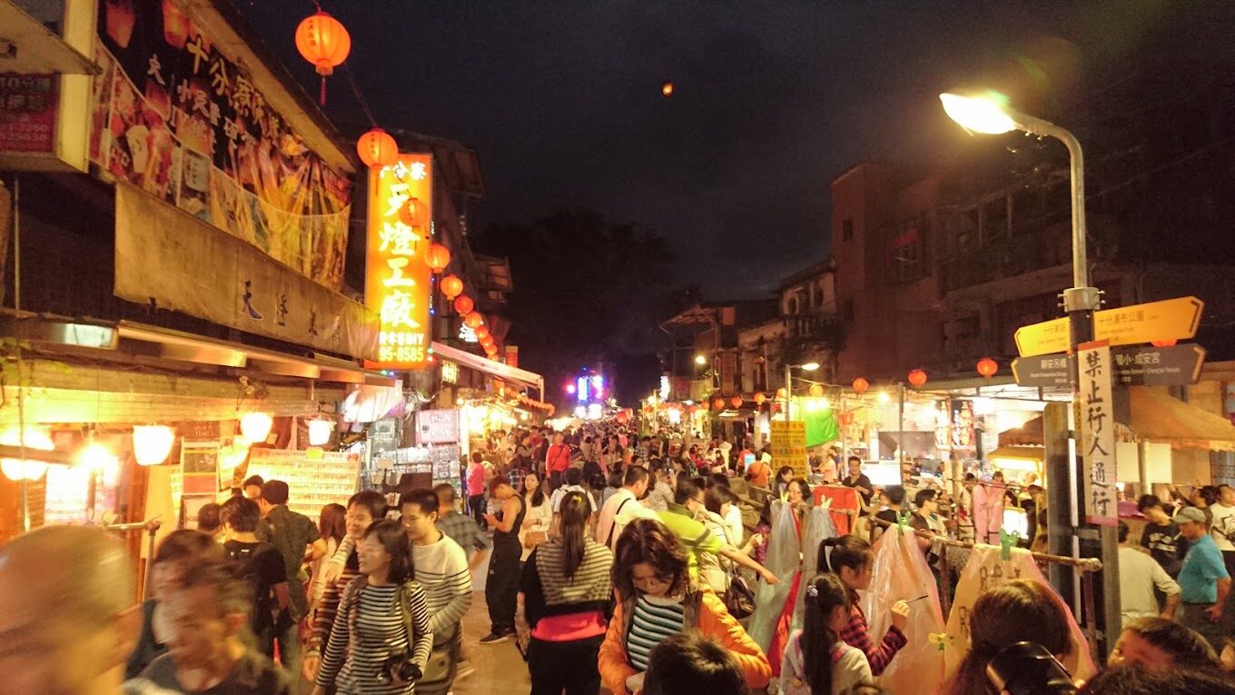 平溪放天燈節：歷史文化與傳統背後