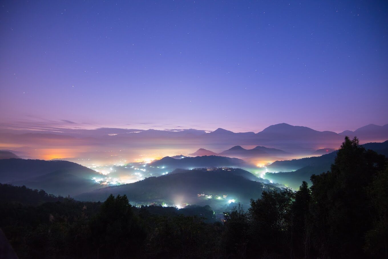 夜晚開車好去處：最適合開車欣賞城市夜景的地點推薦