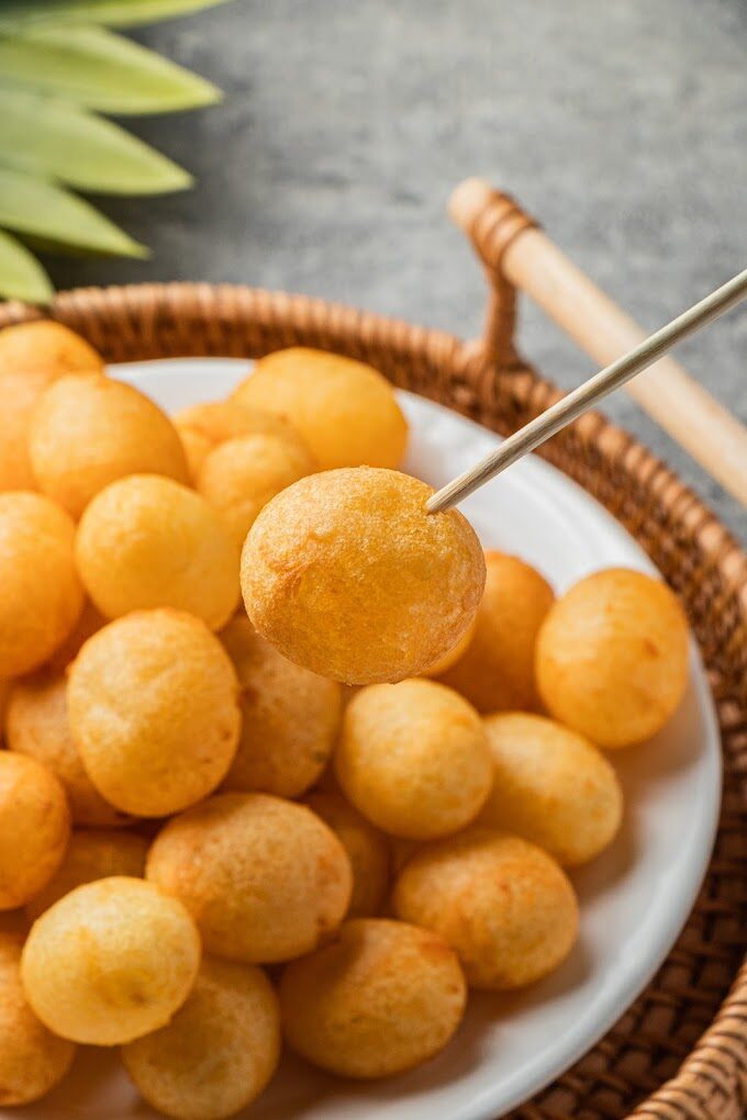 礁溪老街必吃小吃：遊客必訪的地瓜球與蔥油餅