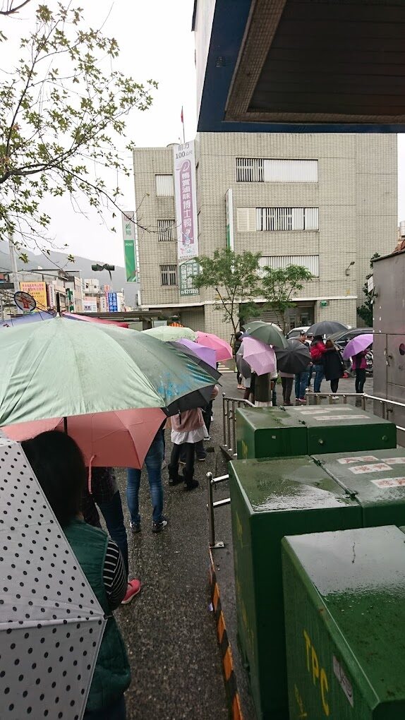 礁溪老街必吃小吃：遊客必訪的地瓜球與蔥油餅