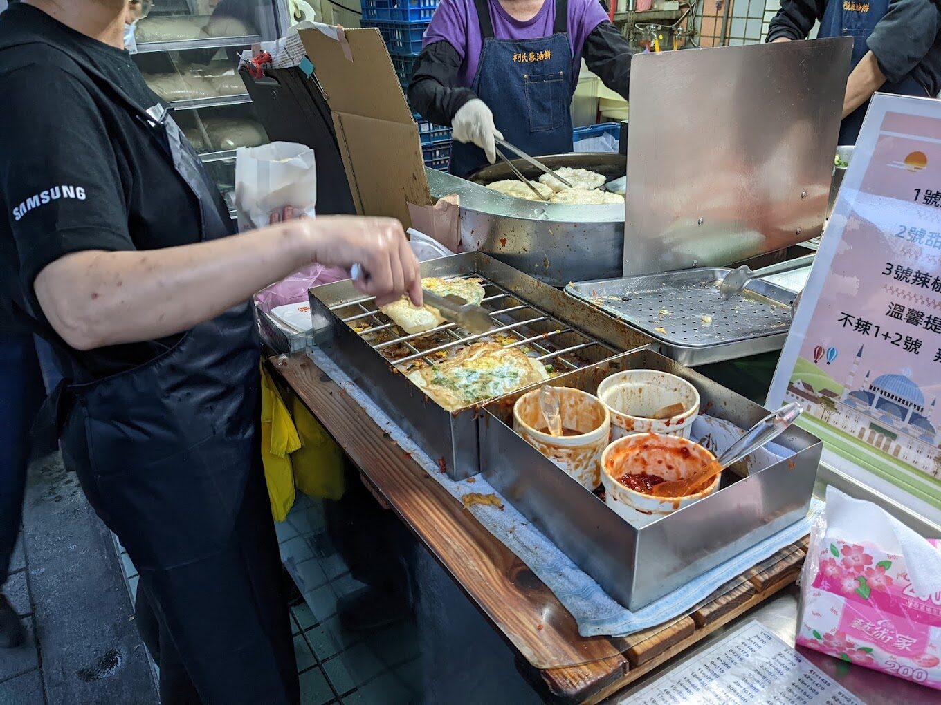 礁溪老街必吃小吃：遊客必訪的地瓜球與蔥油餅