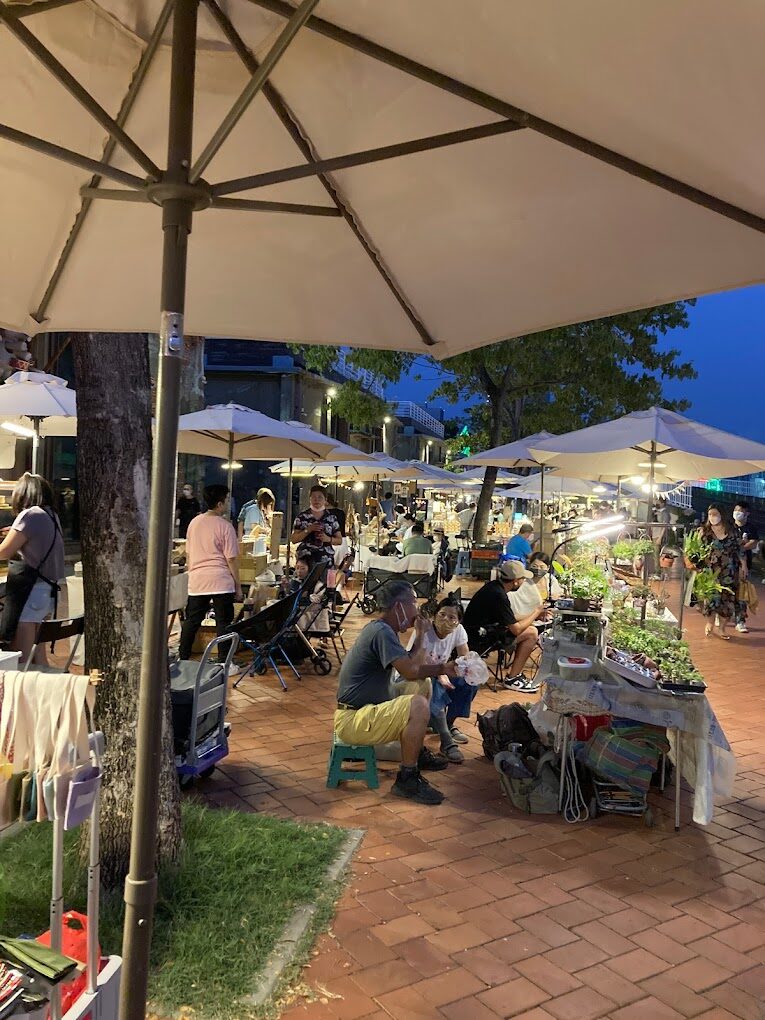 高雄駁二藝術特區一日遊：必看展覽和市集