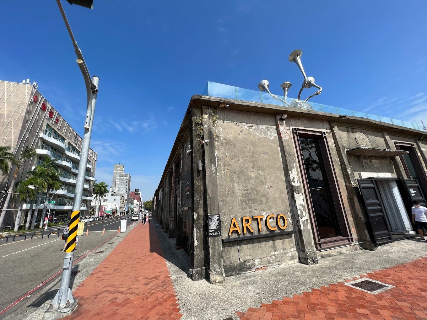 高雄駁二藝術特區一日遊：必看展覽和市集