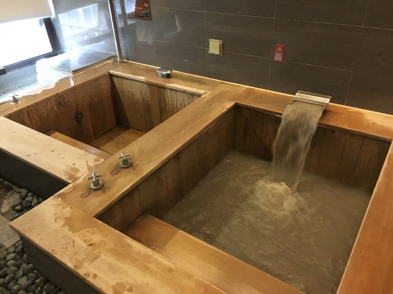 關子嶺泥漿溫泉的美容與健康效益