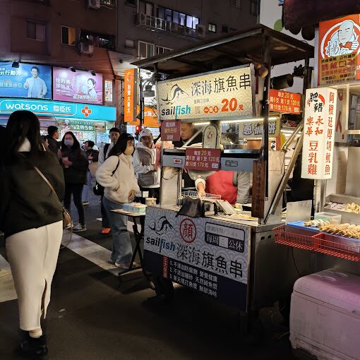 樂華夜市必吃美食攻略：從地道台灣味到人氣小吃的深入探索