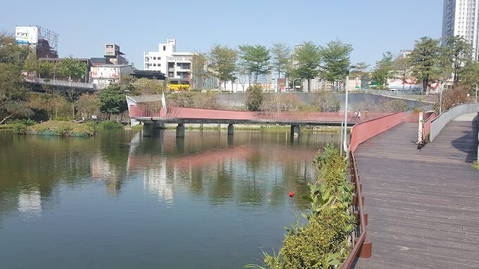 秋紅谷停車場攻略｜避開尖峰時段的泊車祕訣及周邊景點推薦