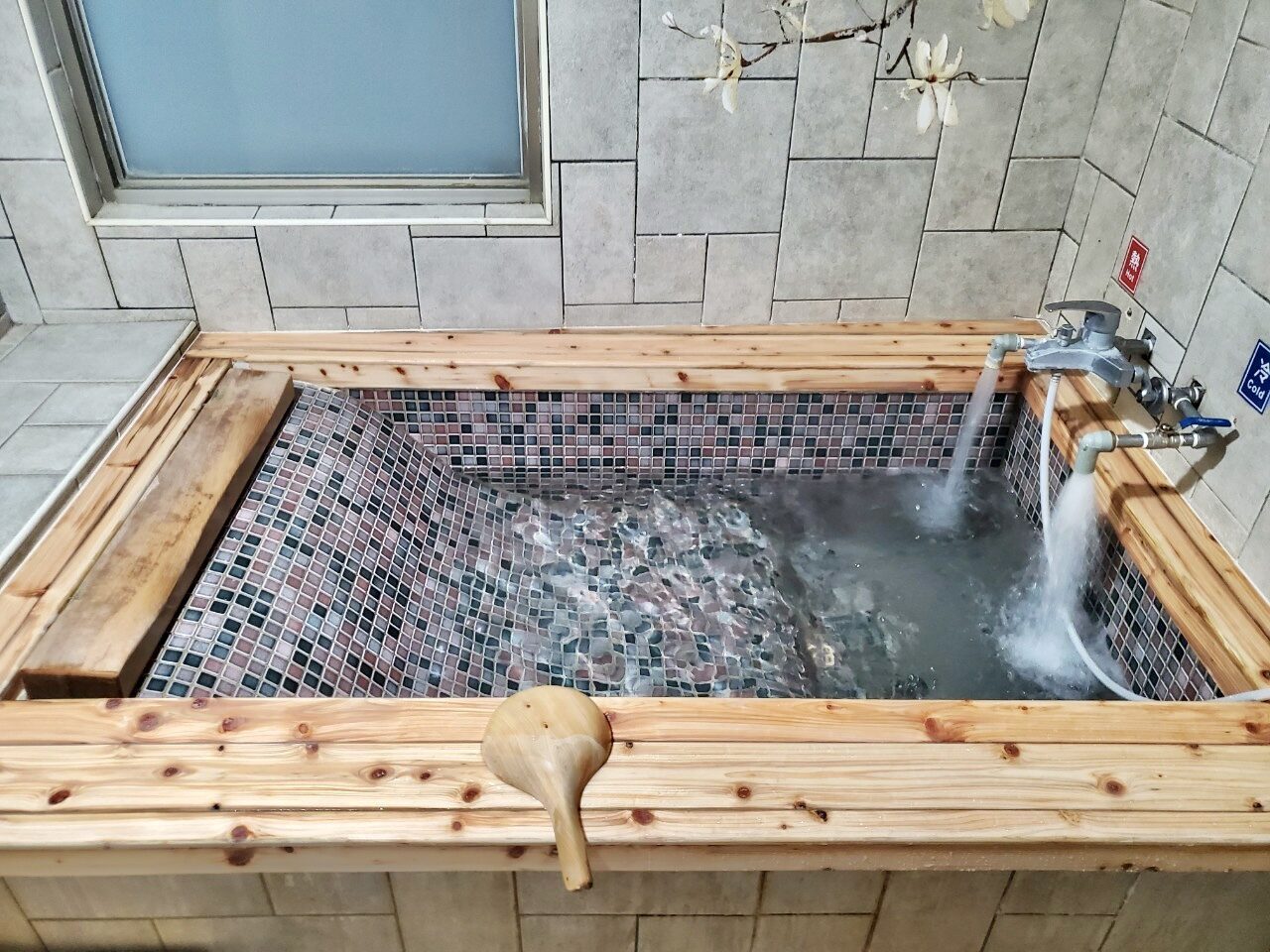 2025年烏來溫泉湯屋推薦｜前三大必訪景點與訂房秘訣