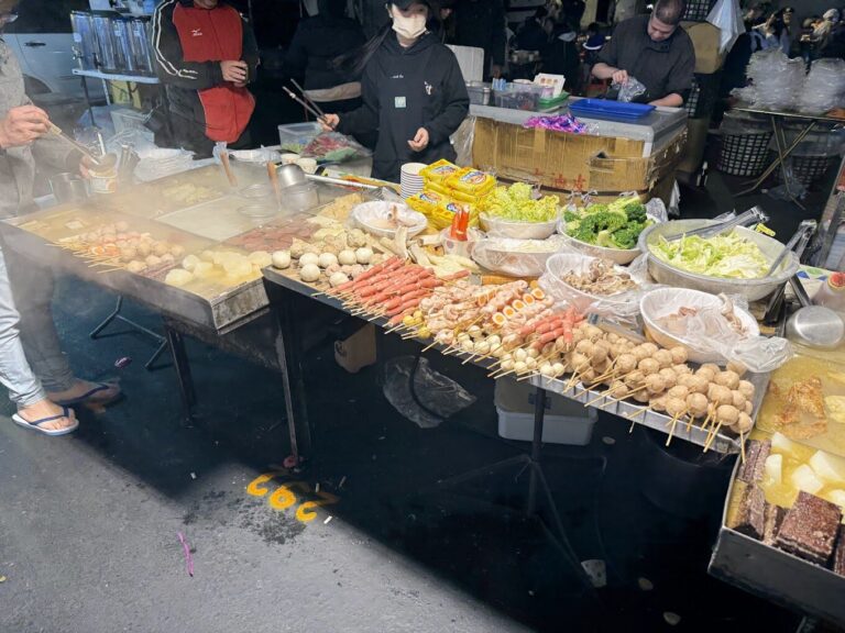 精誠夜市必吃美食攻略｜絕對不能錯過的在地經典