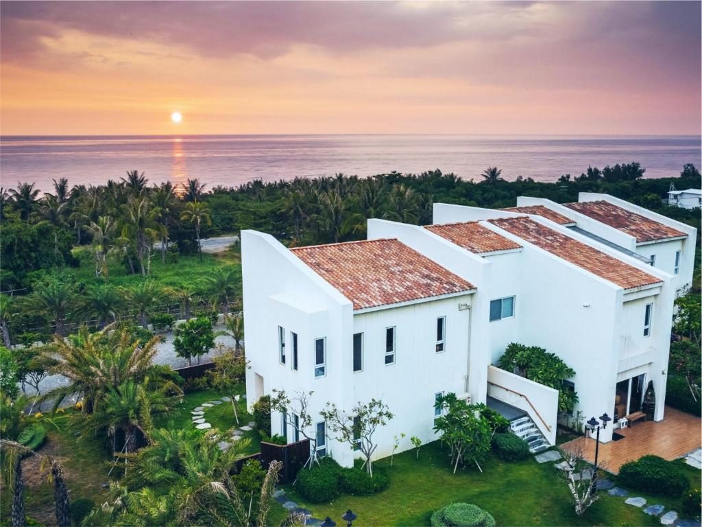 逃到海邊去吧｜墾丁 5 間民宿，從晨曦到夕陽都不想退房