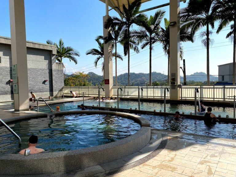 探索日光溫泉會館的獨特建築與自然風光