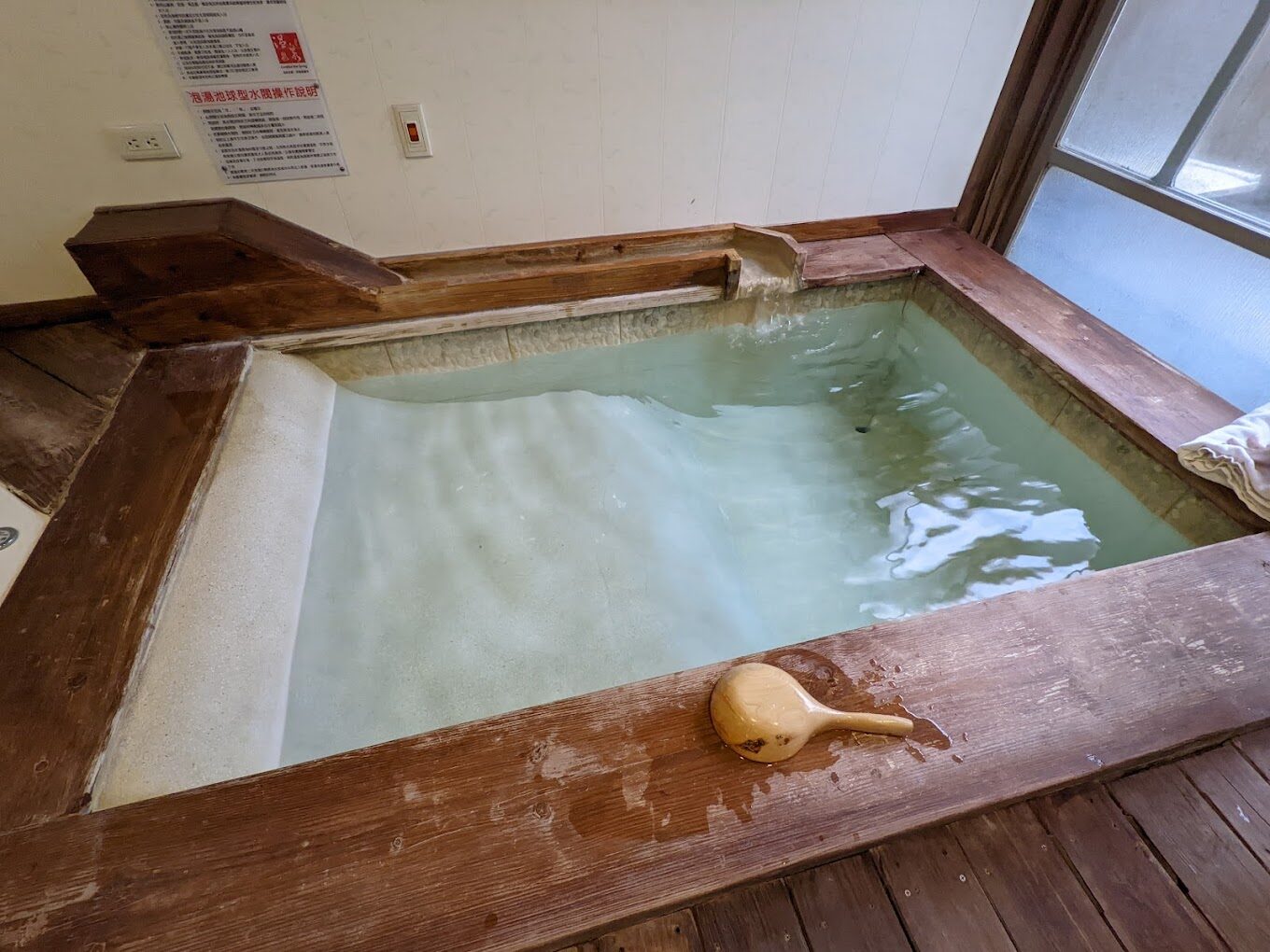 六龜溫泉歷史揭秘：從起源到今日的演變