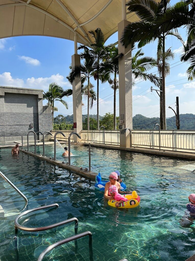 探索日光溫泉會館的獨特建築與自然風光